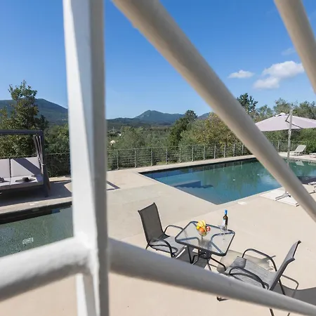J&j Villa *