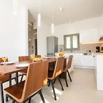 J&j Villa