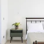J&j Villa *