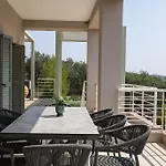 Villa J&j Moraitika