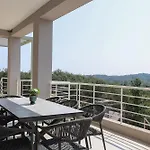 J&j Villa *
