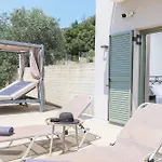 Villa J&j Moraitika